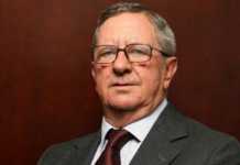 Arsenal Chairman Who Hired Arsene Wenger Dies