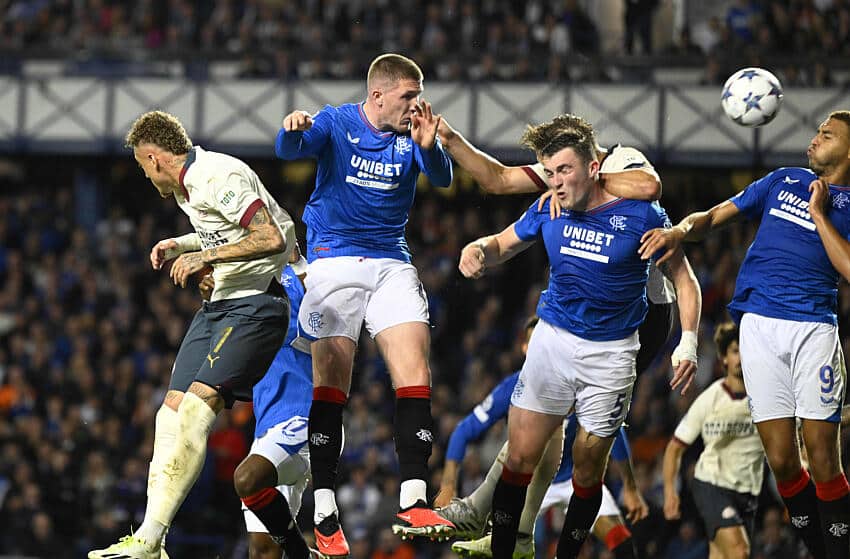 Players in action, PSV vs Rangers