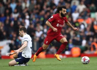 Tottenham vs Liverpool: Mohamed Salah of Liverpool avoids Ben Davies of Tottenham